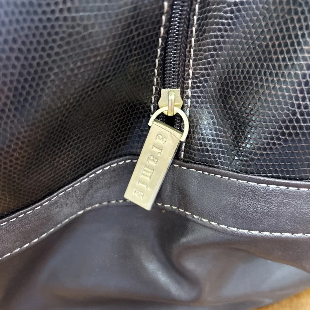 Aramis Large Duffel Travel Bag Dark Brown Zipper Close‎ Large